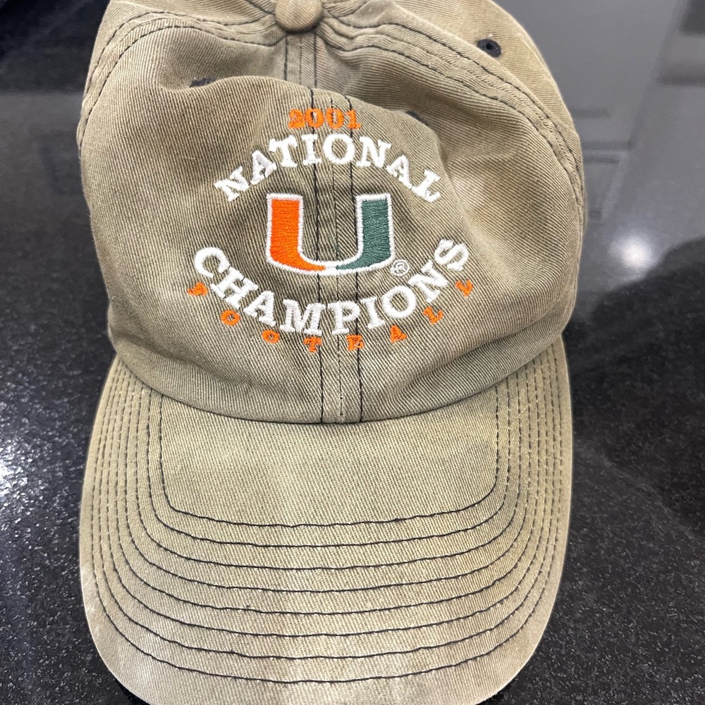 Vintage 2001 UM championship hat. Unisex, adjustable,
Hand washable.